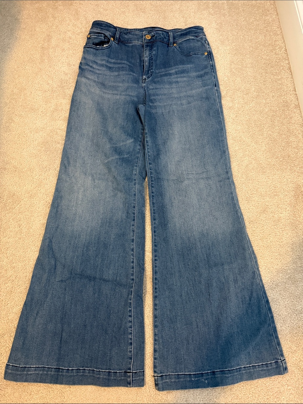 INC 10/30 high rise flare jeans 👖